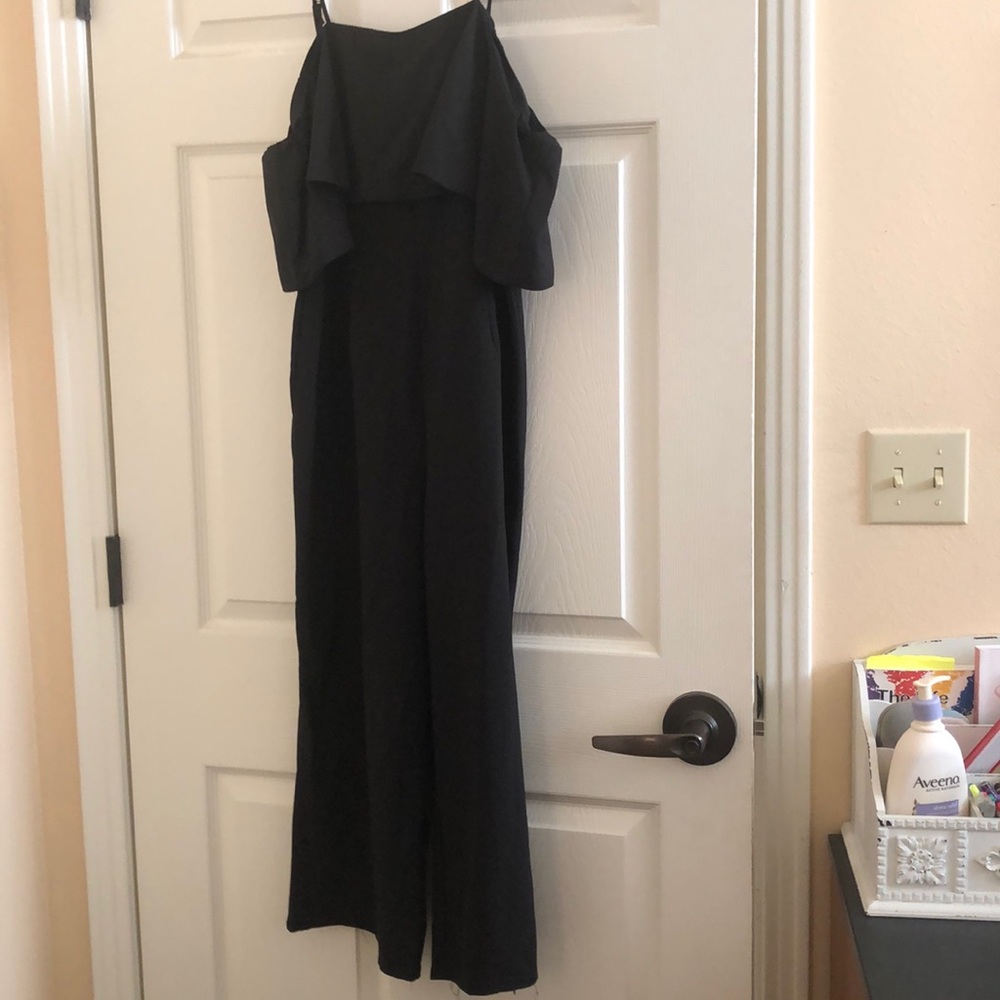 Black pant suit - Picture 1 of 3